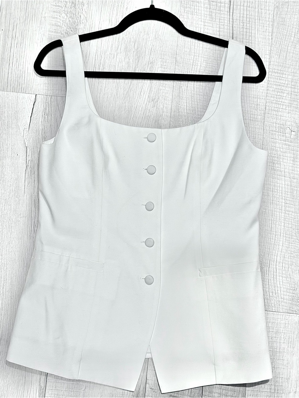 NWT Wayf Classic White Button-Front Women's Tank Top